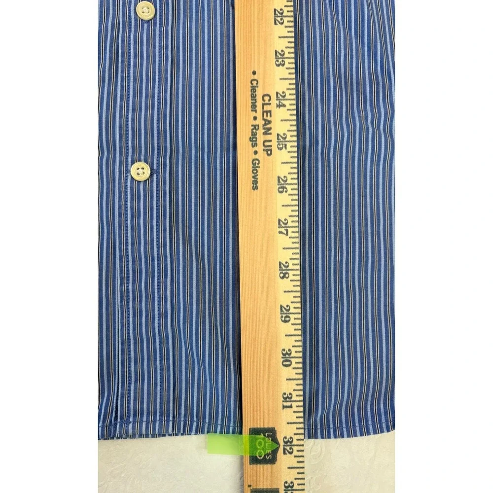 Banana Republic Button Up classic fit‎ Men's Extra Large (17-17 1/2) Blue Stripe